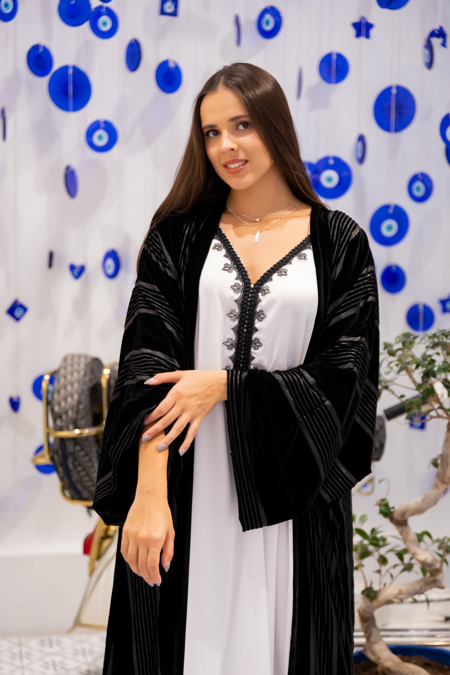 Velvet Lines Abaya